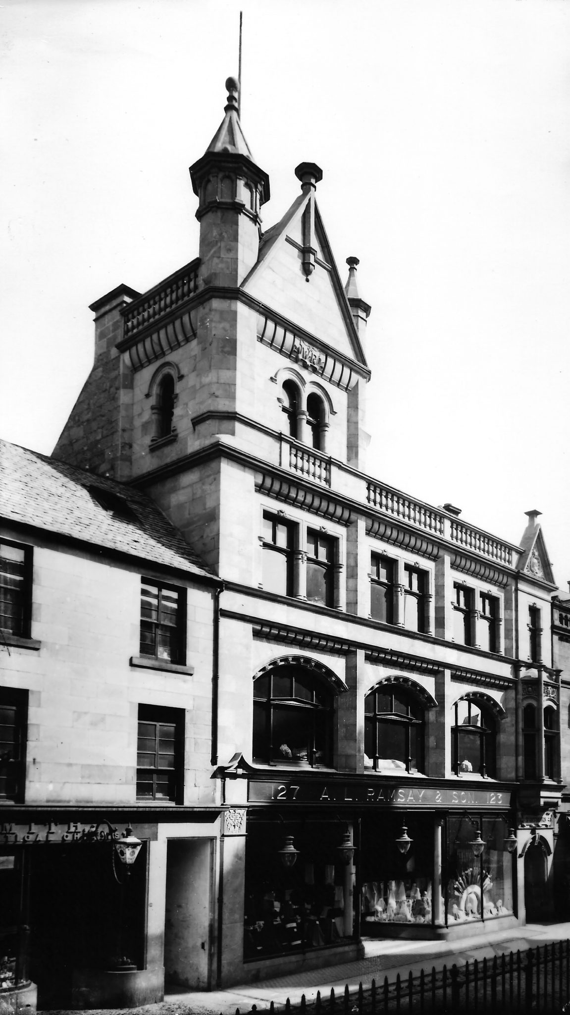 Ramsyes Department Store, Elgin